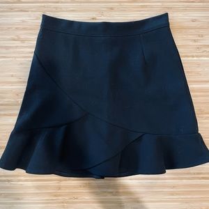Ruffle hem mini skort